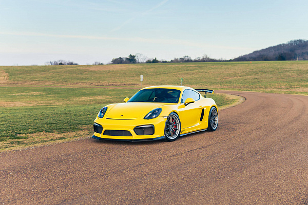 Фото дисков HRE S104SC Сатиновый графит на Porsche Cayman II