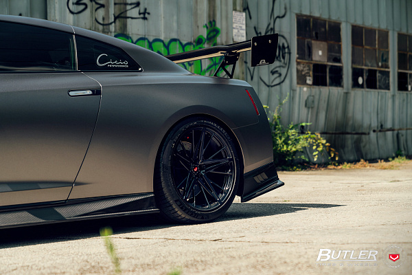 Фото дисков Vossen M-X6 Черный глянец на Nissan GT-R