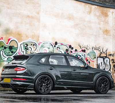 Фото дисков Kahn Type 57 RS на Bentley Bentayga