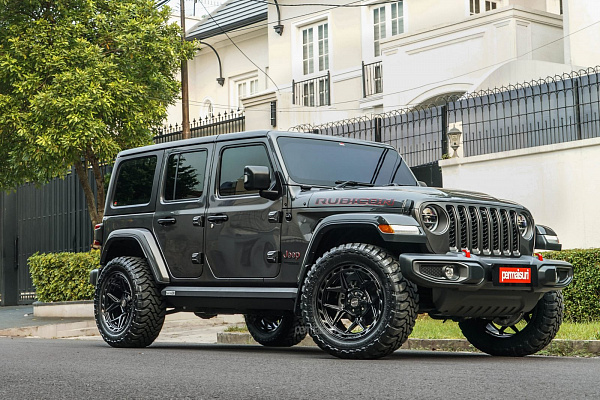 Фото дисков 4PLAY 4P55 Черный глянец на Jeep Wrangler IV (JL)