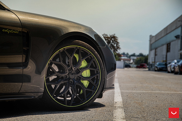 Фото дисков Vossen HF-2 Черный глянец на Porsche Panamera II