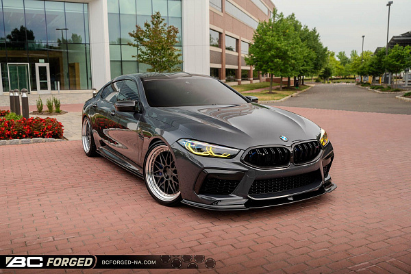 Фото дисков BC Forged LE81 // MLE81 Глянцевый графит на BMW 8/M8