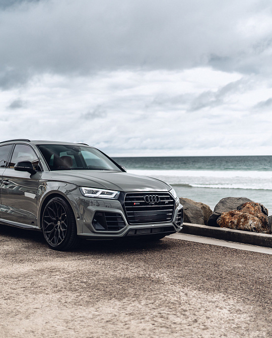 Фото дисков HF-2 Глянцевый графит на Audi Q5 (FY)