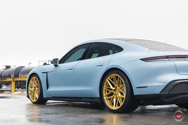 Фото дисков Vossen EVO-5 Глянцевое золото на Porsche Taycan I