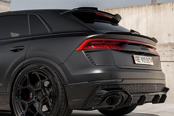 Фото дисков Radi8 R804 Черный глянец на Audi Q8