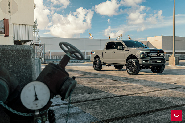 Фото дисков Vossen HF6-5 Черный глянец на Ford F-150 XIII