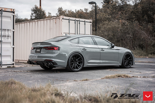 Фото дисков Vossen HF-3 Черный глянец на Audi A/S/RS 5 (F5)