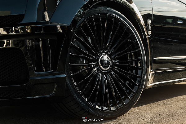 Фото дисков Anrky RF-230 Черный глянец на Rolls-Royce Cullinan