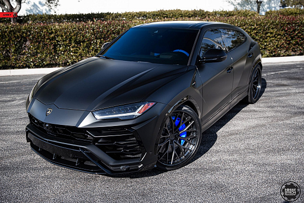 Фото дисков Anrky AN30 Черный сатин на Lamborghini Urus
