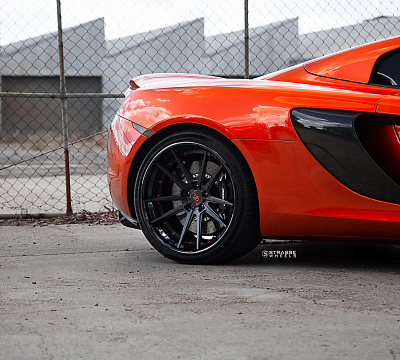 Фото дисков Strasse Wheels SV1 Deep Concave FS на McLaren 650S