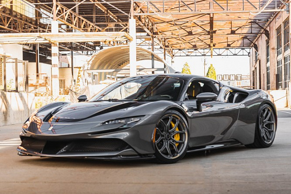 Фото дисков Brixton Forged CM5-RS Сатиновый графит на Ferrari SF90