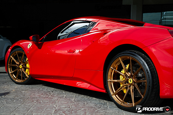 Фото дисков Vossen EVO-2R Глянцевое темное золото на Ferrari 488