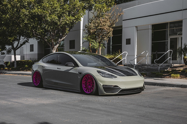 Фото дисков Rotiform NEK Другой цвет на Tesla Model 3