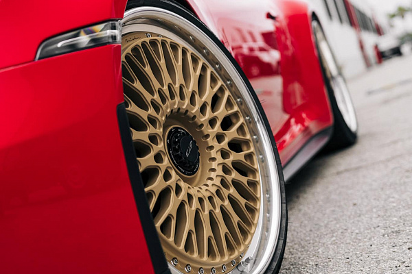 Фото дисков Brixton Forged TR20 Сатиновое золото на Porsche 911 VIII