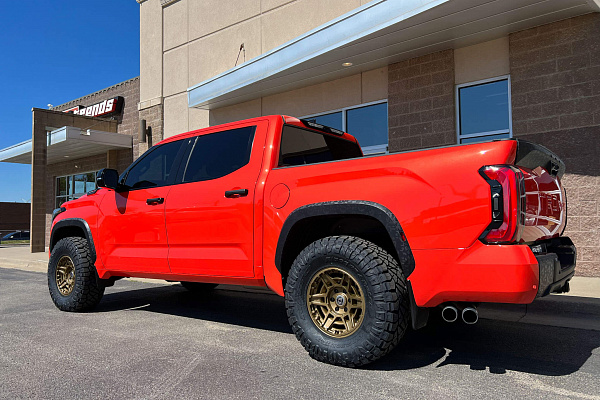 Фото дисков HRE FT1 Сатиновое темное золото на Toyota Tundra III