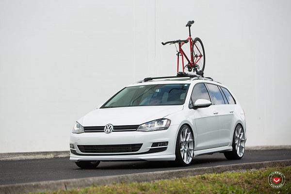 Фото дисков Vossen VFS-6 Серебро на Volkswagen Golf VII