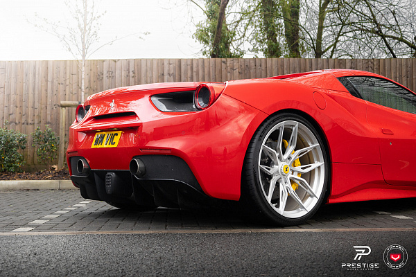 Фото дисков NOVITEC NF11 Глянцевый лак на Ferrari 488