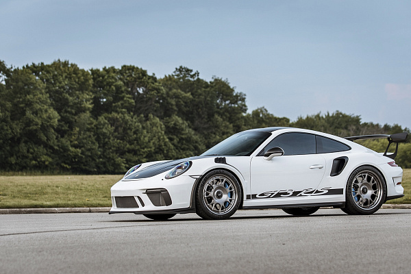Фото дисков Rotiform TUF-R Сатиновый графит на Porsche 911 VII