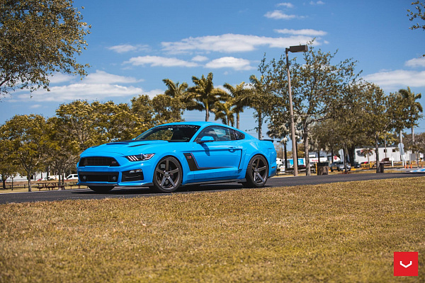 Фото дисков Vossen CV3 Глянцевый графит на Ford Mustang VI