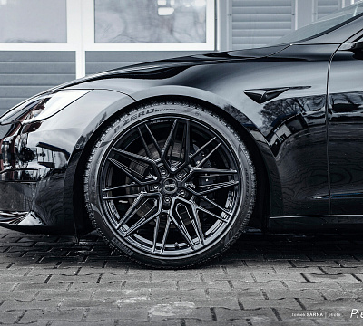 Фото дисков Vossen HF-7 на Tesla Model S