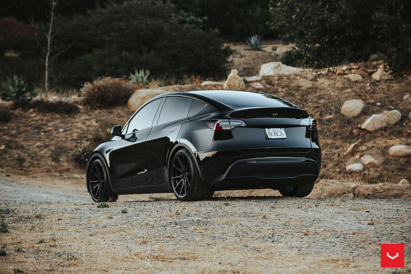 Фото дисков Vossen HF-3 Черный сатин на Tesla Model Y
