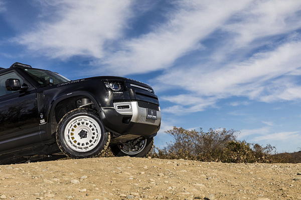 Фото дисков Black Rhino AWOL Белый сатин на Land Rover Defender II