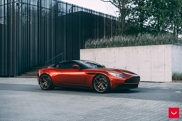 Фото дисков Vossen HF-5 Сатиновая бронза на Aston Martin DB11