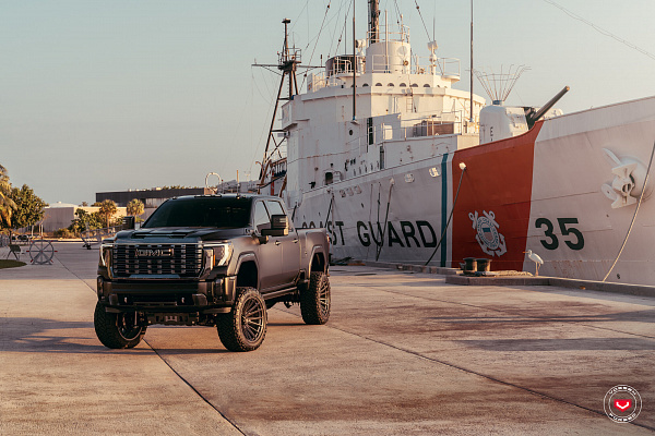 Фото дисков Vossen VFX-03 Глянцевый темный лак на GMC Sierra IV