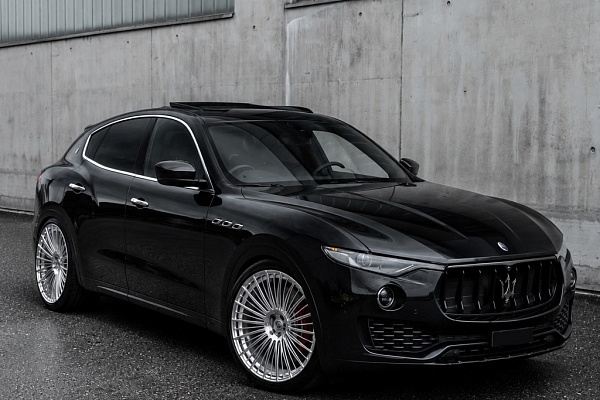 Фото дисков ST Wheels ST3 Полированный лак на Maserati Levante