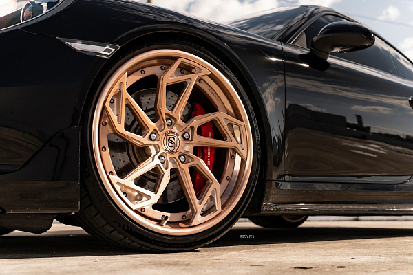 Фото дисков Strasse Wheels SB1 Deep Concave FS Сатиновое золото на Porsche 911 VII