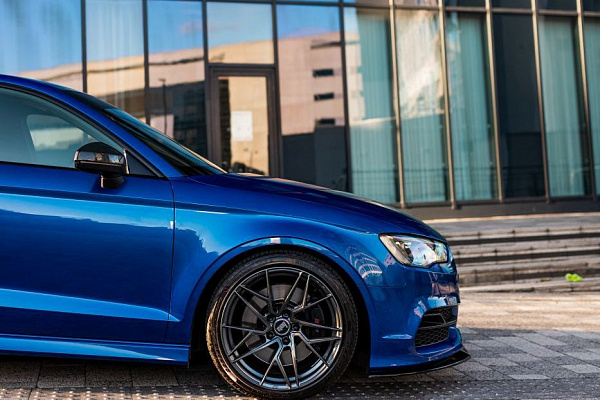 Фото дисков Bola FLR Глянцевый графит на Audi A/S/RS 3 (8V)