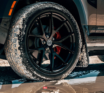 Фото дисков HRE P101 на Land Rover Defender II