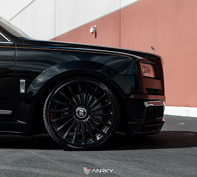 Фото дисков Anrky RF-282 на Rolls-Royce Cullinan