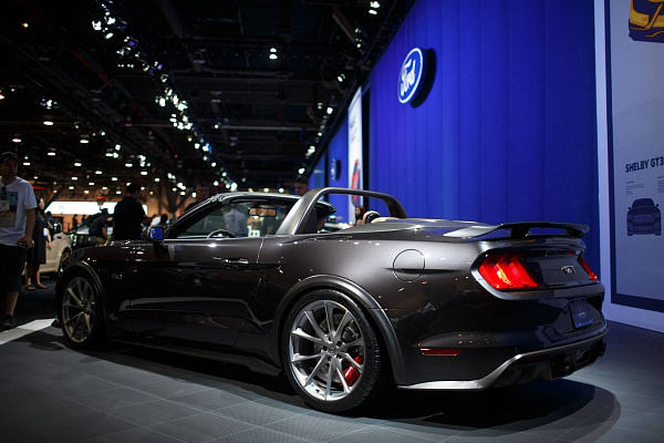 Фото дисков HRE P204 Сатиновый тонированный лак на Ford Mustang VI