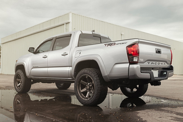 Фото дисков 4PLAY 4P63 Сатиновая темная бронза на Toyota Tacoma III
