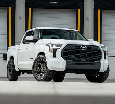 Фото дисков 4PLAY 4P55 на Toyota Tundra III