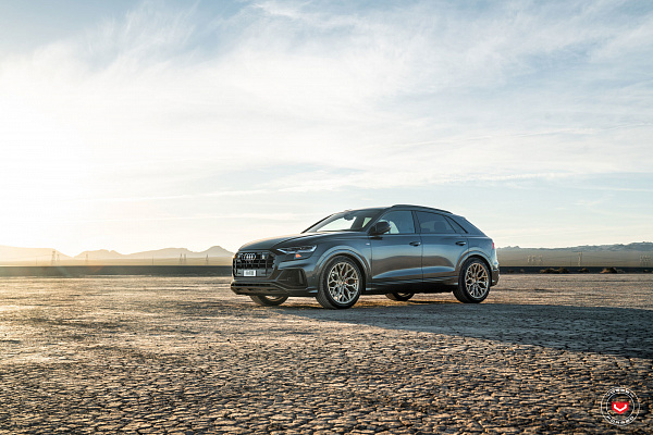 Фото дисков Vossen S17-01 Сатиновая шампань на Audi Q8