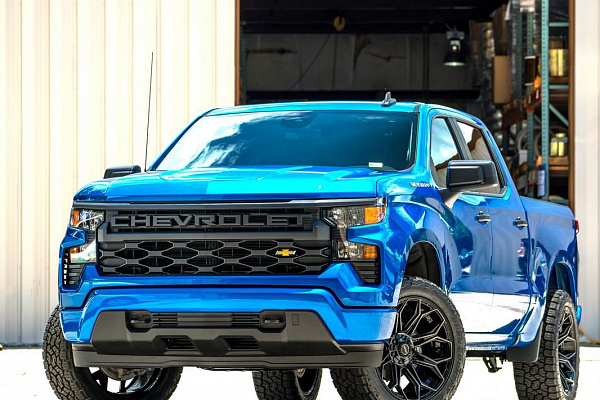 Фото дисков 4PLAY 4P83 Черный глянец на Chevrolet Silverado IV
