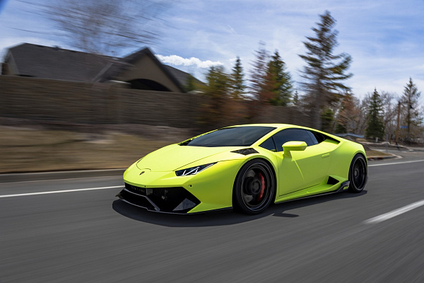 Фото дисков Strasse Wheels SV10T Deep Concave FS Черный глянец на Lamborghini Huracan