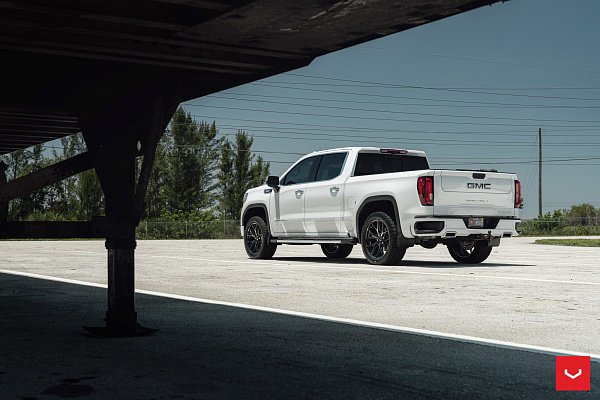 Фото дисков Vossen HF6-4 Черный глянец на GMC Sierra IV