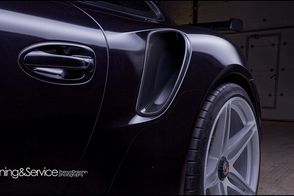 Фото дисков HRE P107 Серебро на Porsche 911 VII