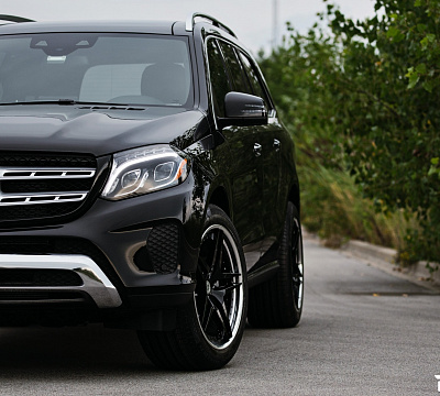 Фото дисков HRE S107 на Mercedes-Benz GLS (X166)