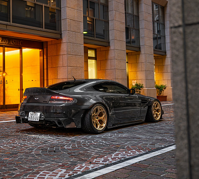 Фото дисков Radi8 Raijin на Aston Martin Vantage 3