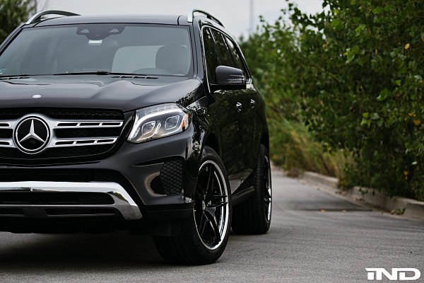 Фото дисков HRE S107 Черный глянец на Mercedes-Benz GLS (X166)