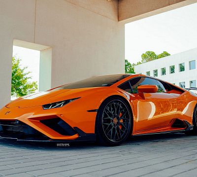 Фото дисков Strasse Wheels SV10M Deep Concave FS на Lamborghini Huracan