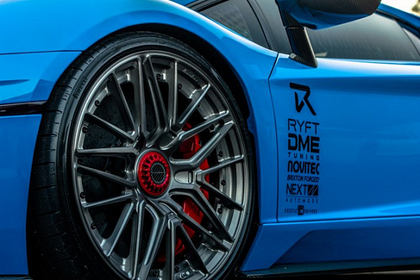 Фото дисков Brixton Forged VL4 Сатиновый темный лак на Lamborghini Aventador