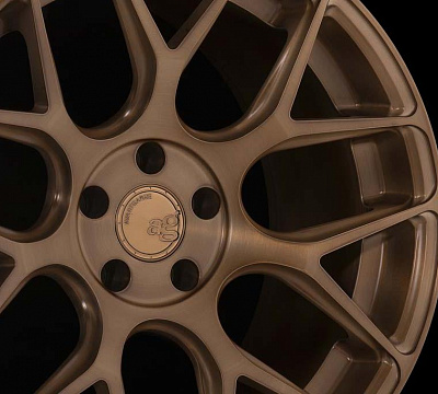 Avant Garde M590