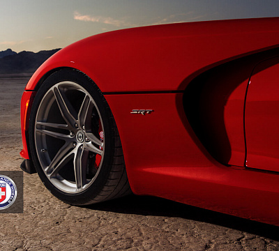 Фото дисков HRE P106 на Dodge Viper