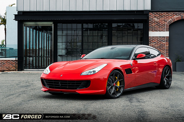 Фото дисков BC Forged KL01 Глянцевый темный лак на Ferrari GTC4Lusso