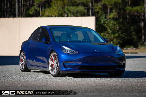Фото дисков BC Forged KL01 Глянцевый тонированный лак на Tesla Model 3